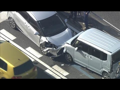 車2台が正面衝突　2人搬送　反対車線に誤って進入か　愛知・長久手市【スーパーJチャンネル】(2026年3月17日)