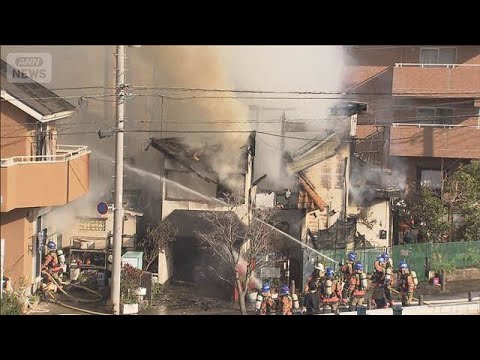 焼け跡から性別不明の遺体　さいたま・南区で住宅4軒燃える火事(2026年3月21日)