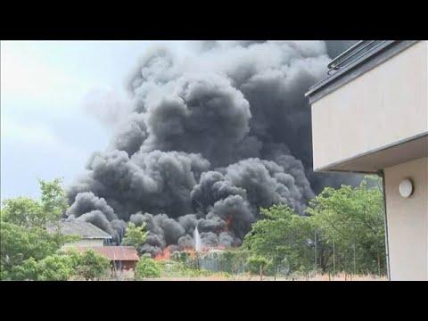 船の解体工事現場火災　火の手が住宅へ…周辺に避難指示　広島・呉市(2026年5月15日) サムネイル