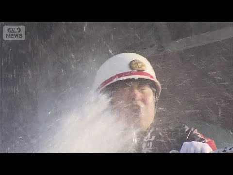 消防団員に“水の洗礼”出初式　山梨(2026年1月5日) サムネイル