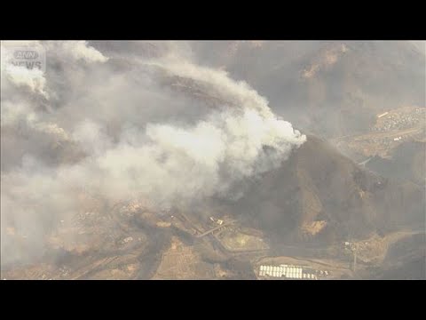 群馬・上野村の山火事　ヘリ3機と消防隊ら79人での消火活動続く(2026年3月22日)