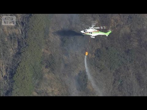 【空撮】山梨の山火事3日目 延焼続く　白煙と共に炎も… 住宅まで約50mに迫る(2026年1月10日) サムネイル