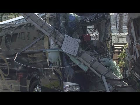 観光バスが歩道に突っ込む　電柱が倒れ一時停電 運転手けが 東京・江戸川区(2026年5月14日) サムネイル