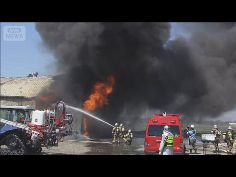 大量の黒煙に炎　「爆発し1階から出火」北海道江別市の倉庫で火災(2026年5月10日) サムネイル