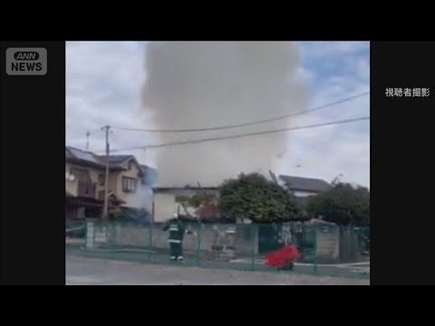 大量の煙…茨城・石岡市で住宅全焼　住人男性？顔にやけど(2026年3月9日) サムネイル