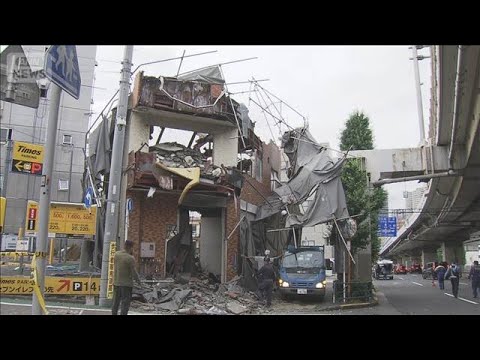 東京・品川区　解体現場の足場崩れる「ワイヤが切れて…」　周辺で交通規制(2026年6月8日) サムネイル